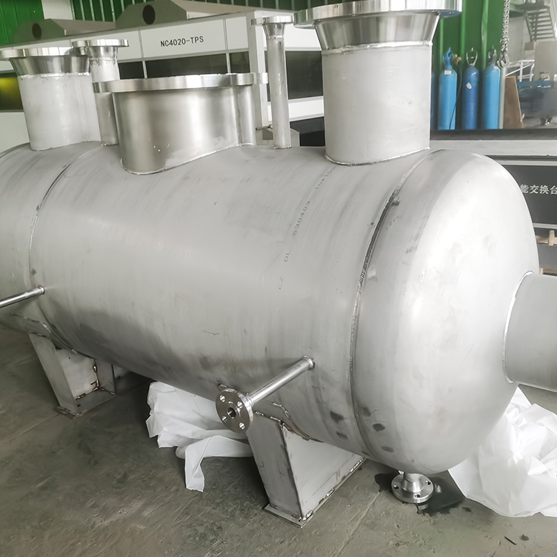 ステンレス製貯蔵タンク