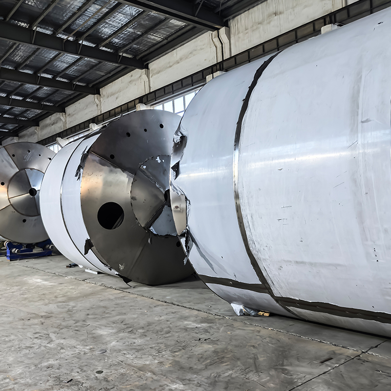 ステンレス製貯蔵タンク